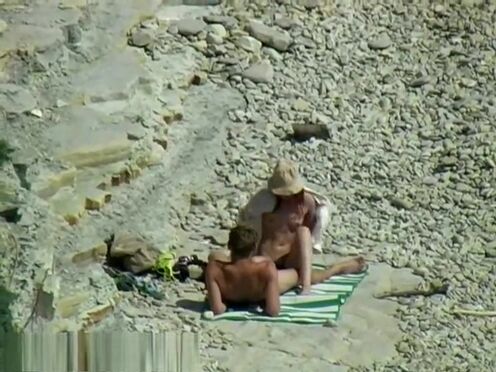 Порно выпирание живота от дилдо в анале