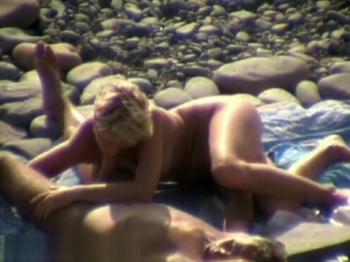 Порно видео трахает спящую жену бананом