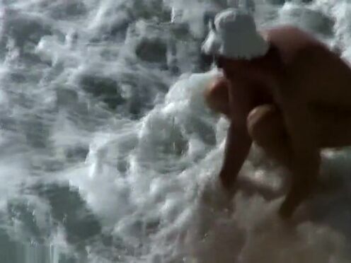 Порно дочка помогла у отца стояк утром