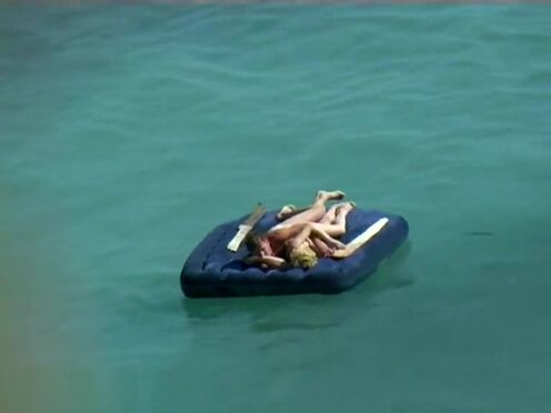 Порно видео у девушки стринги на бок