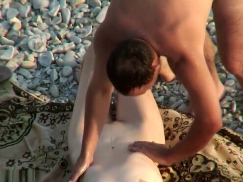 Порно ебут напоили и выебали студентку