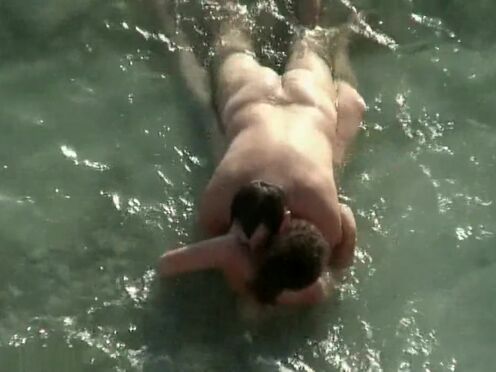 Порно засовывает разные предметы и овощи