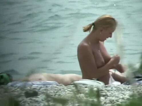 Секс трое в одну дырку сразу жестко