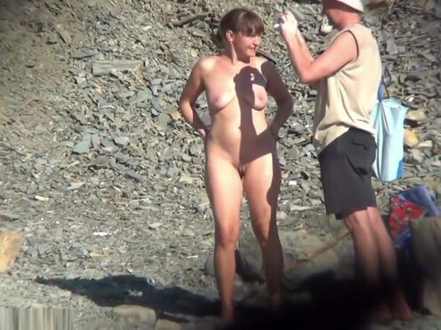 Трахает юную пышечку на кровати смотреть порно