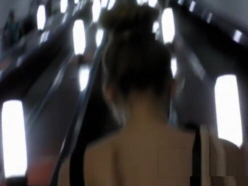 Массажист предложил девушке заняться сексом