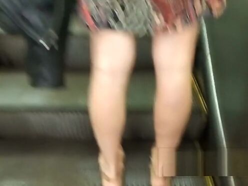 Смачный секс с миниатюрной сексуальной сучкой