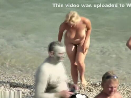 Порно видео русскую бабу ебут куча мужиков