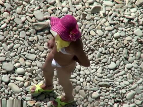 Порно видео принуждение пьяную в палатке