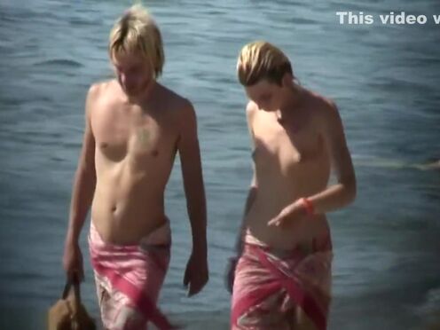 Порно видео полицейский наказал сучку шумную