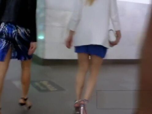 Падчерица сопротивляется но отчим пристает с сексом