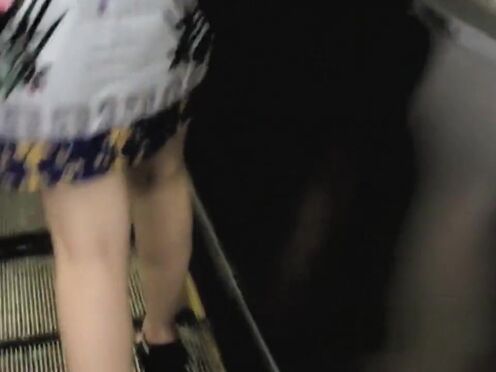 Полицейская девушка и падпищик секс