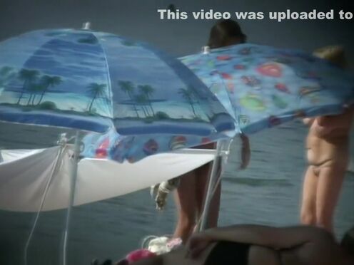 Порно видео мужики дрочат на мастурбирующих девушек