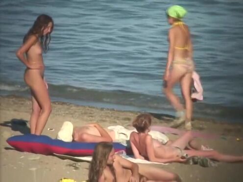 Порно видео женская душевая бассейна