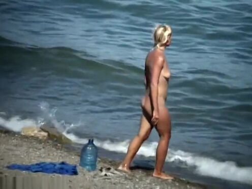 Порно видео дрочит в электричке