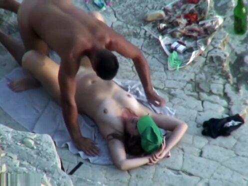 Порно видео девушка дала в попу незнакомцы