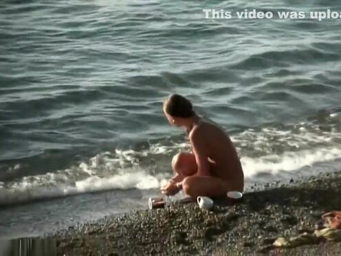 Порно в попу больно орет и вырывается