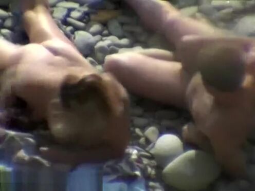 Порно в общаге трахают по очереди первокурсницу