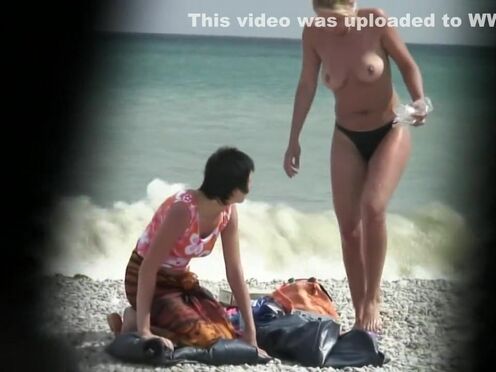 Отсос под столом ретро порно винтажное