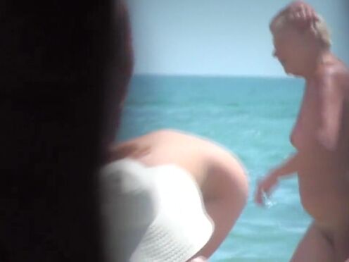 Онлайн зрелые раздеваются трусы лифчики порно нд