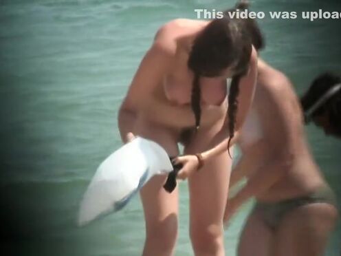 Одетые девушки голые трансы порно германия