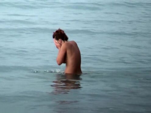 Начальница зажигает с подчиненным в офисе порно