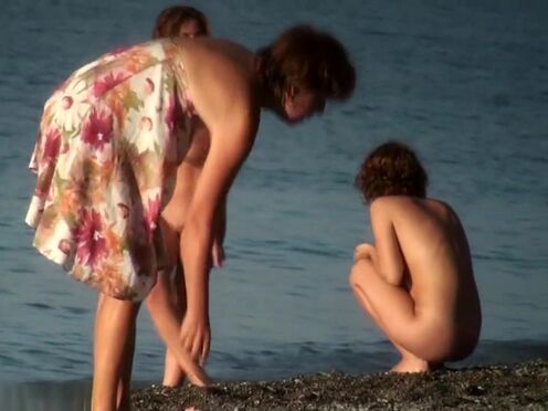 Начальник пристал к работнице зрелой порно видео