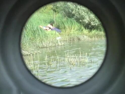 Мужчина онанирующий на девочек порно видео