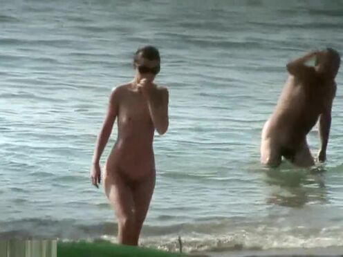 Молодку имеют группой частное видео порно