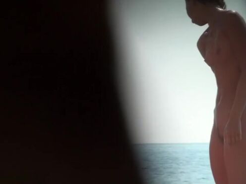 Молоденькие девочки в кабинке переодевания порно