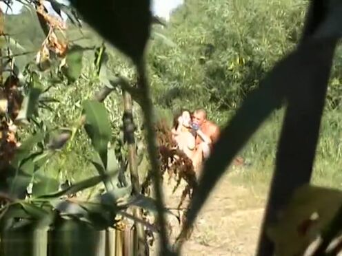 Милфа с негром на массажном столе порно