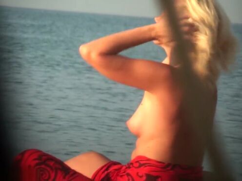 Микро бикини милф порно