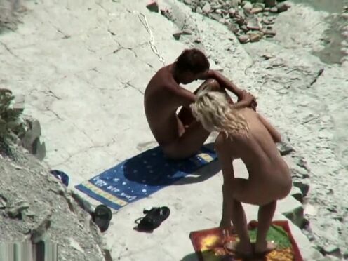 Лесби порно со страпоном в красном латексе