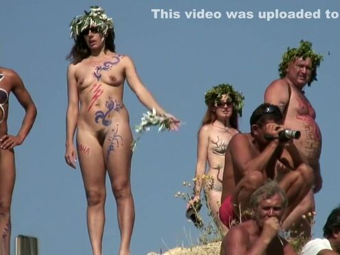 Корейская девушка в костюме кролика порно видео