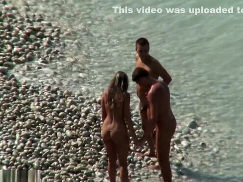 Ковыряет очко хочет чтобы не закрывалось порно