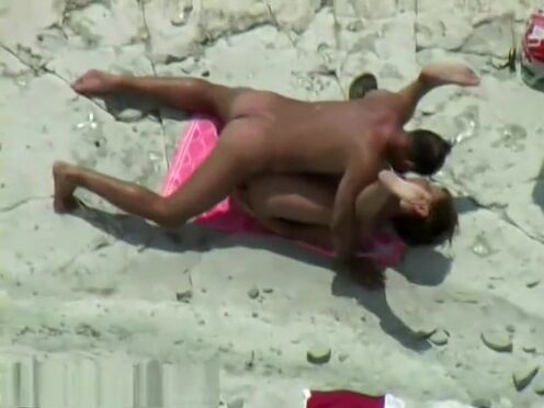 Карлик трахнул хорошую женщину с попой порно