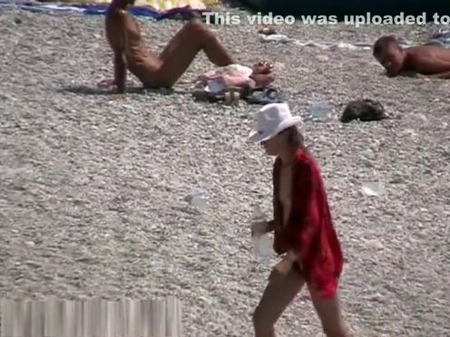 Итальянская порно актриса которая села на фаркоп