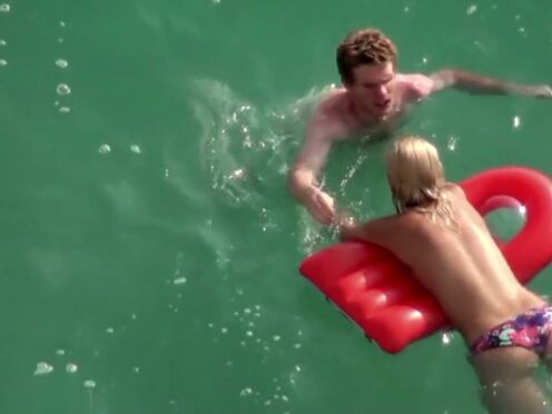 Жопастые порно телки в джинсах