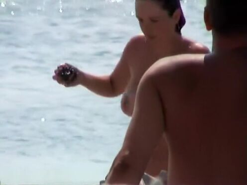 Грязный бомж поймал ухоженную девочку порно