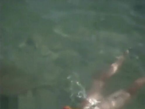 Возбуждение мужчины в порно видео