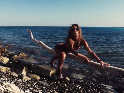 Секс гимнастика в зале с тренером русски