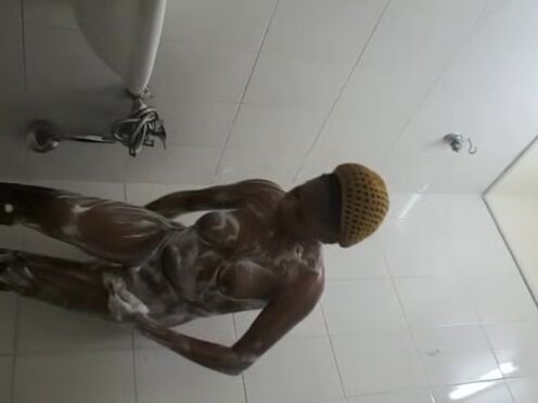 Секс на черном диване