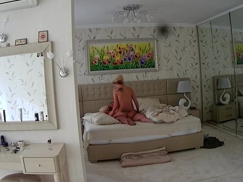 Ночью захотела секса и розбудила мужа порно