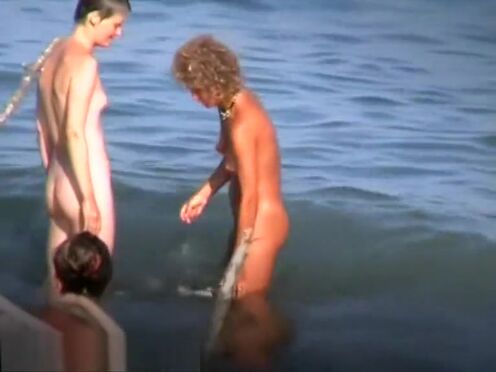 Взял силой зрелую домработницу порно скачать