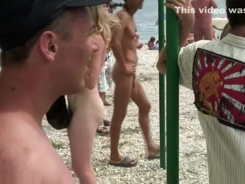 Секс на видео жена друга раздевается