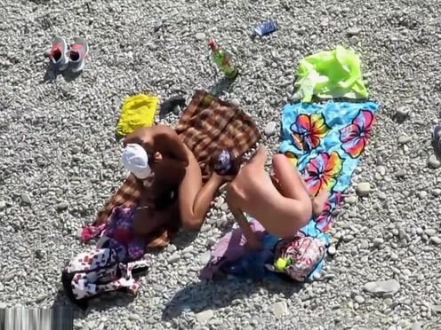 Смотреть порно онлайн нежный секс втроем