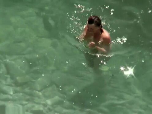 Секс фильм перед мужиком четыре попки малолеток