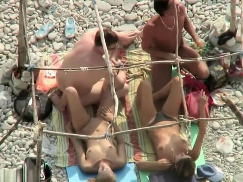 Первый секс молодых деревенских баб