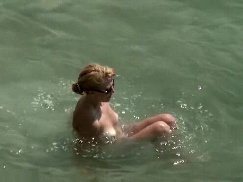 Секс с сестрой небритой киской