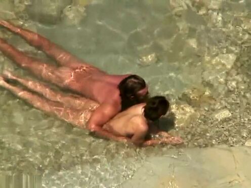 Секс отец насилует дочь ночью