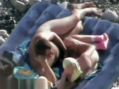 Секс с пышногрудой дамой в автомобиле